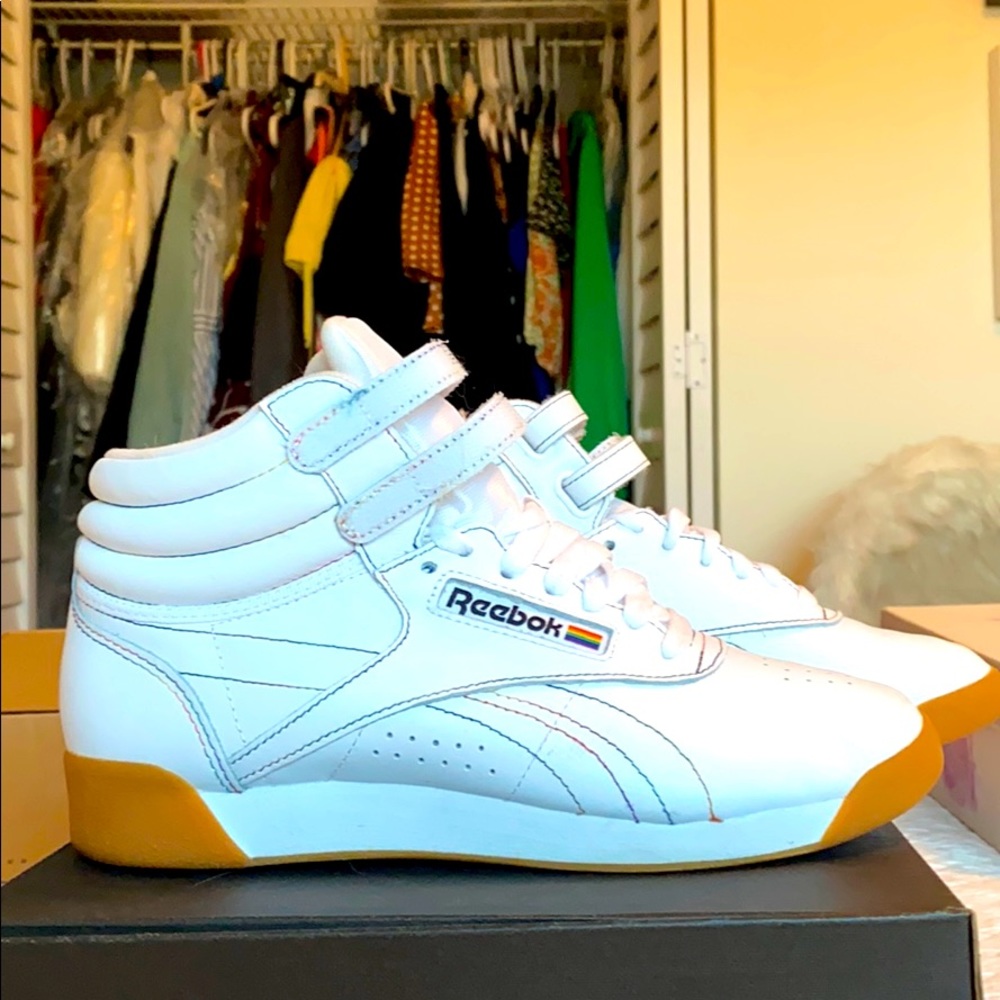 SOLD !!!!! High top Kicks